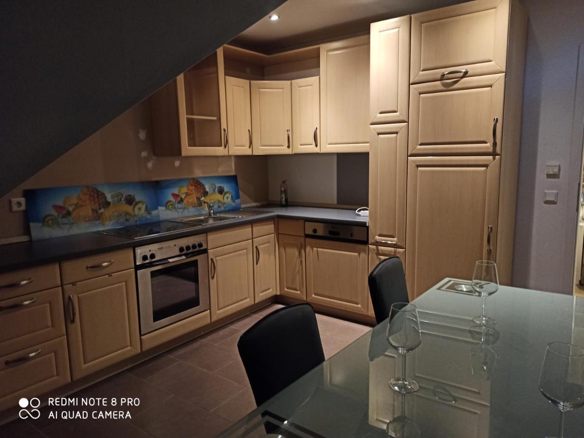 Sky Night Loft Apartment Duren Bagian luar foto