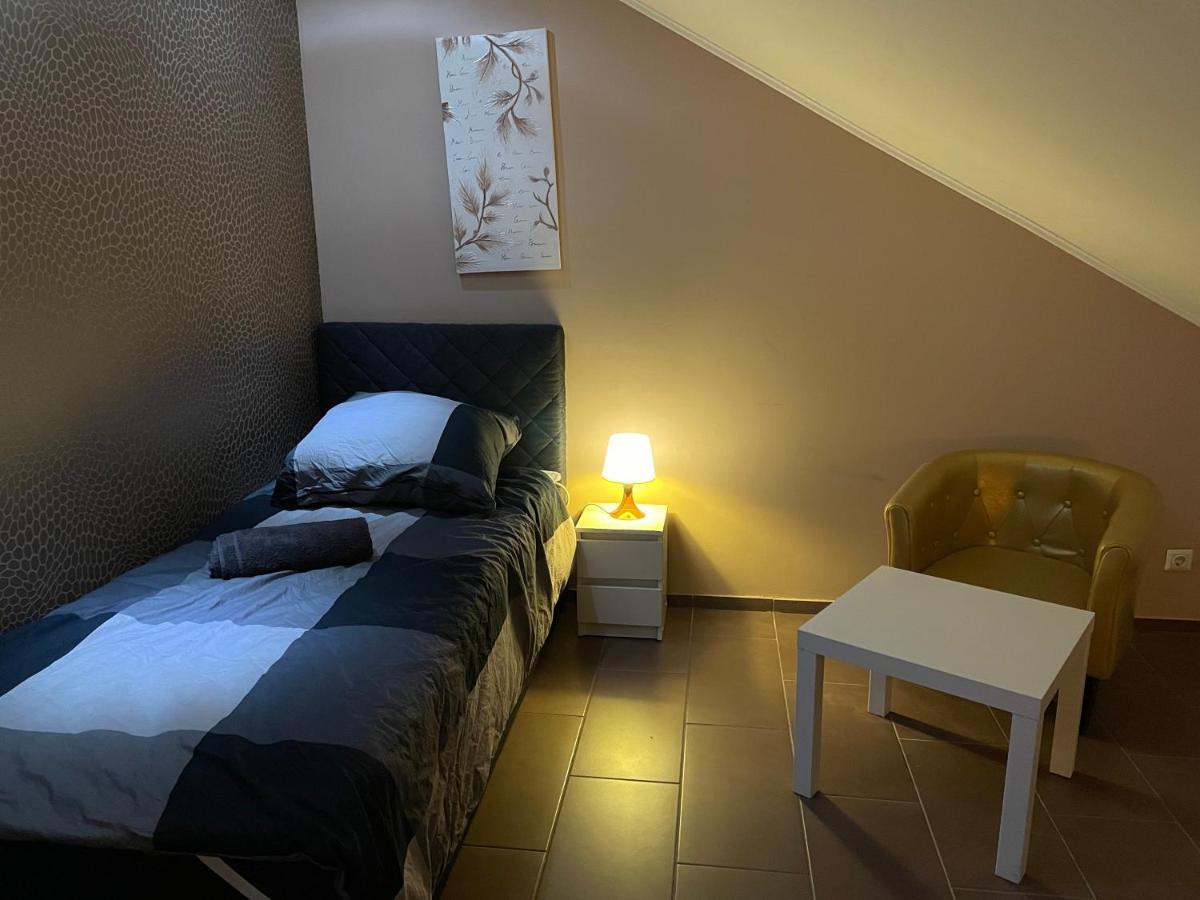 Sky Night Loft Apartment Duren Bagian luar foto
