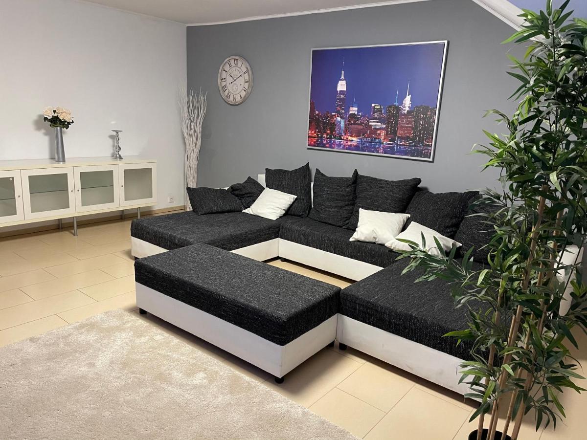 Sky Night Loft Apartment Duren Bagian luar foto